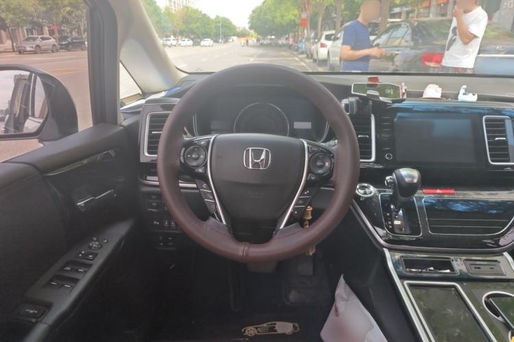 Used Honda Elysion 2019 2.0L Hybrid Supreme Edition Steering Wheel