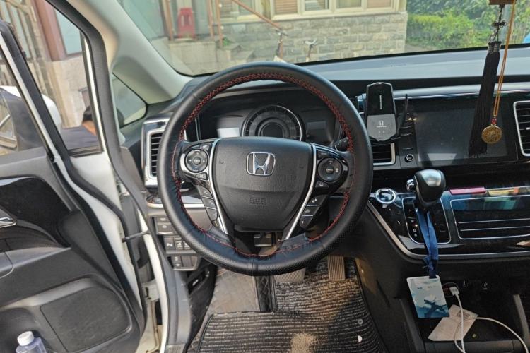 Used Honda Elysion 2019 2.0L Hybrid Luxury Edition Steering Wheel