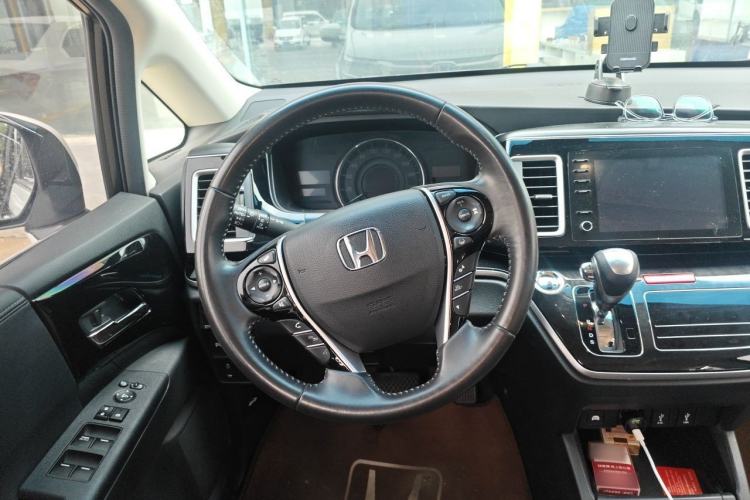 Used Honda Elysion 2019 2.0L Hybrid Comfort Edition Steering Wheel