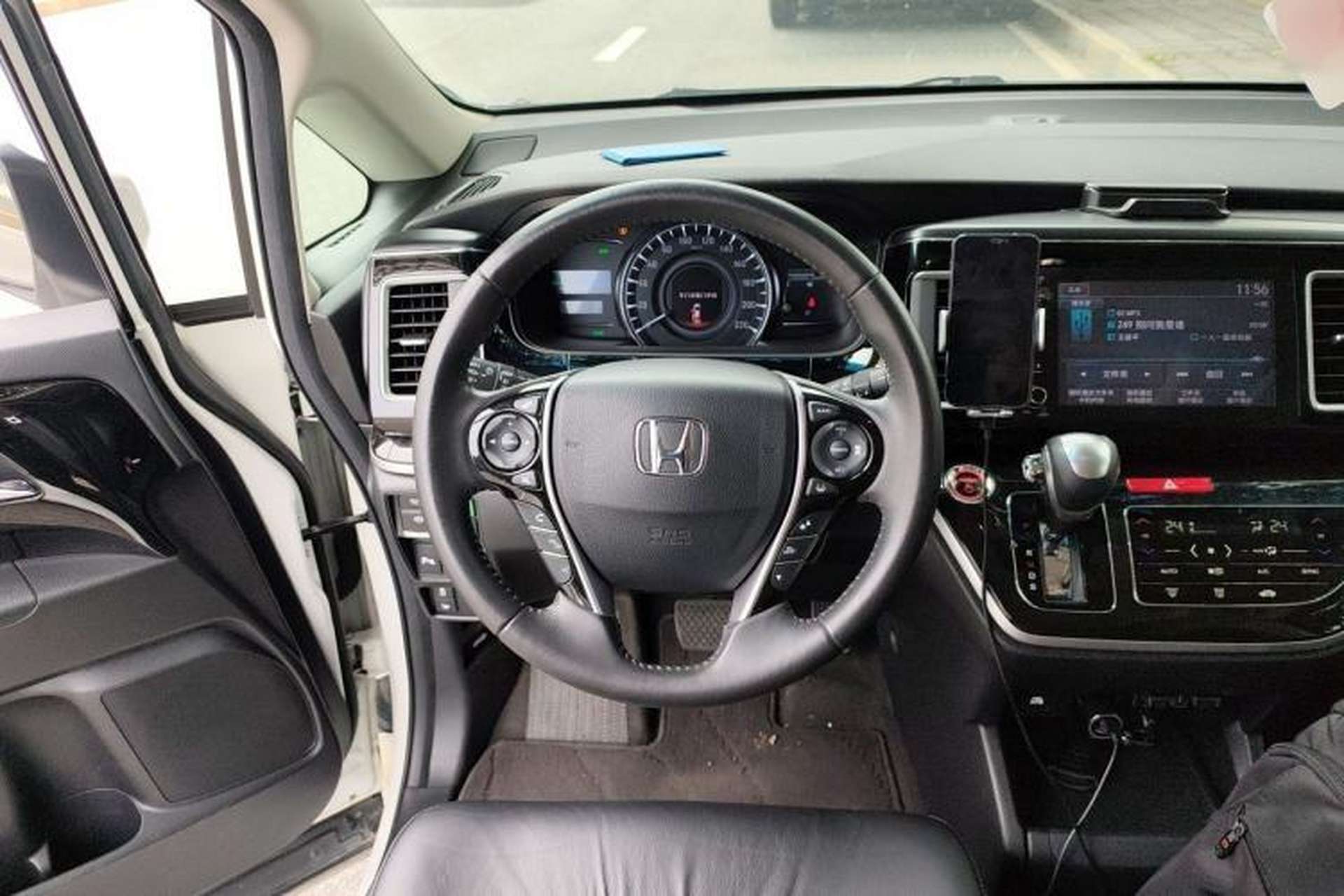 Used Honda Elysion 2019 2.0L Hybrid Luxury Edition Steering Wheel