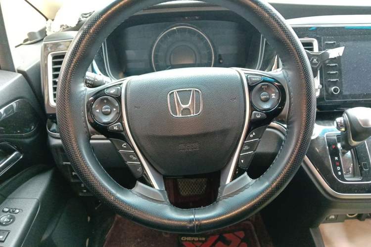 Used Honda Elysion 2019 2.0L Hybrid Supreme Edition Steering Wheel