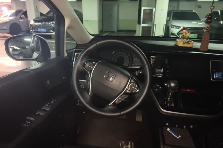 Used Honda Elysion 2019 2.0L Hybrid Luxury Edition Steering Wheel
