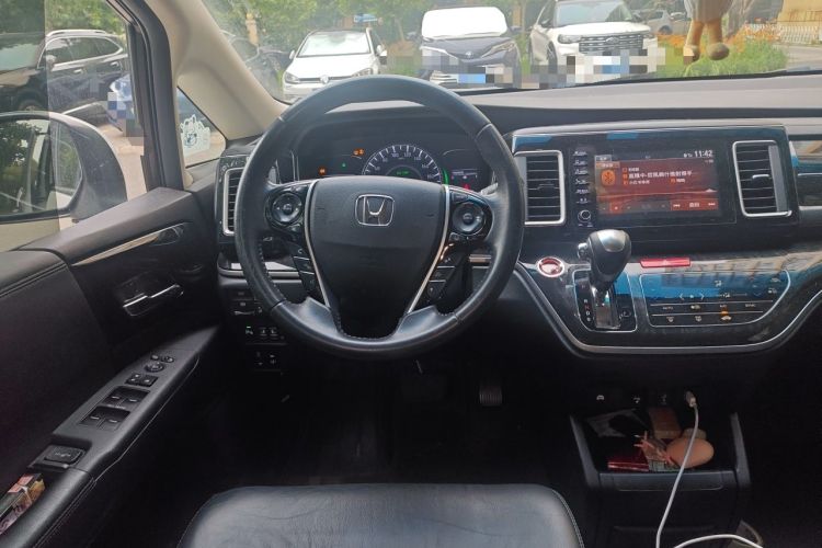 Used Honda Elysion 2019 2.0L Hybrid Supreme Edition Steering Wheel