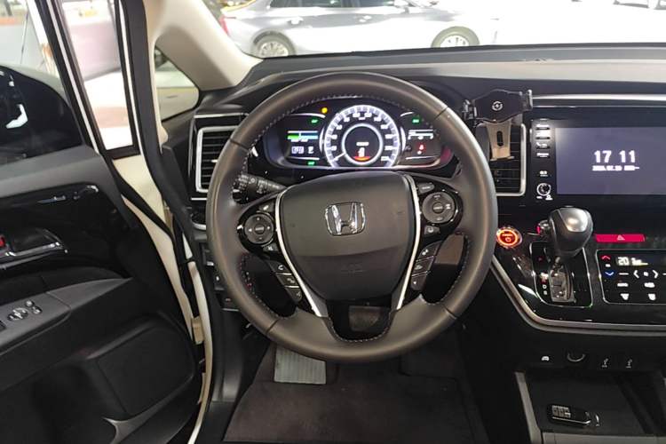Used Honda Elysion 2019 2.0L Hybrid Luxury Edition Steering Wheel