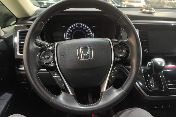 Used Honda Elysion 2019 2.0L Hybrid Luxury Edition Steering Wheel