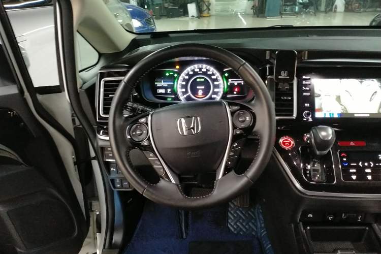 Used Honda Elysion 2019 2.0L Hybrid Luxury Edition Steering Wheel
