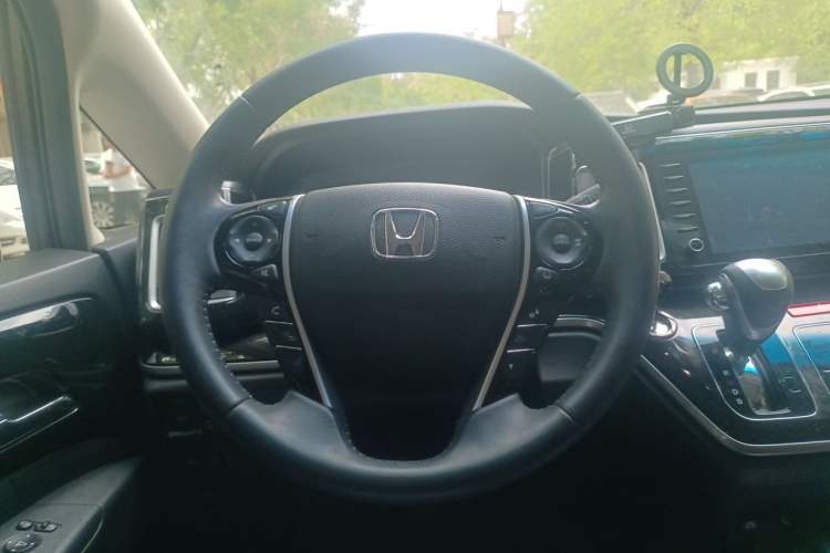 Used Honda Elysion 2019 2.0L Hybrid Supreme Edition Steering Wheel