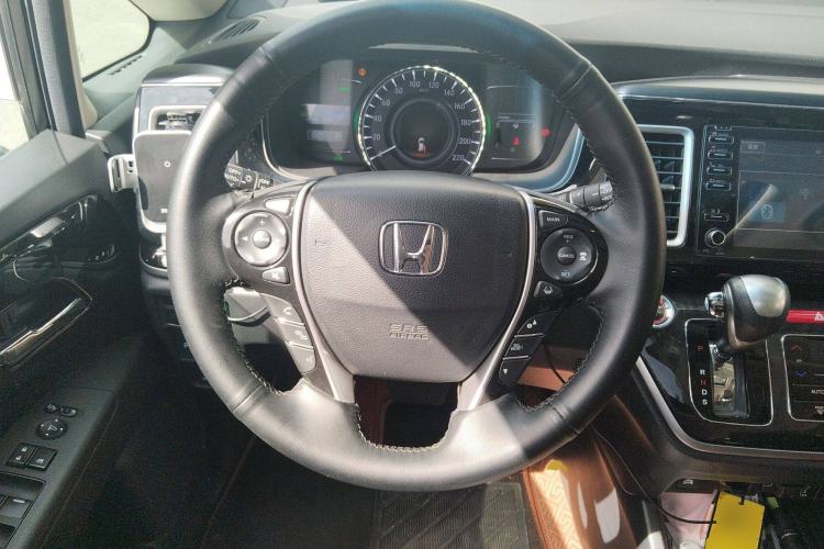 Used Honda Elysion 2019 2.0L Hybrid Luxury Edition Steering Wheel