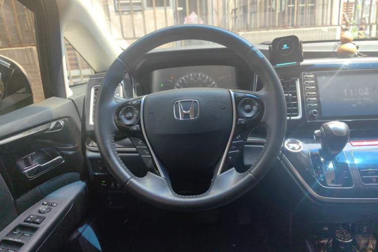 Used Honda Elysion 2019 2.0L Hybrid Supreme Edition Steering Wheel