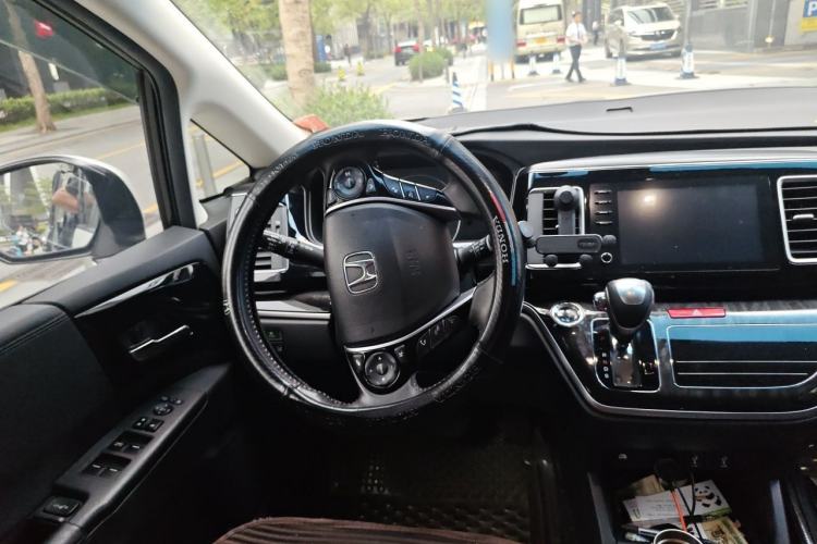 Used Honda Elysion 2019 2.0L Hybrid Luxury Edition Steering Wheel