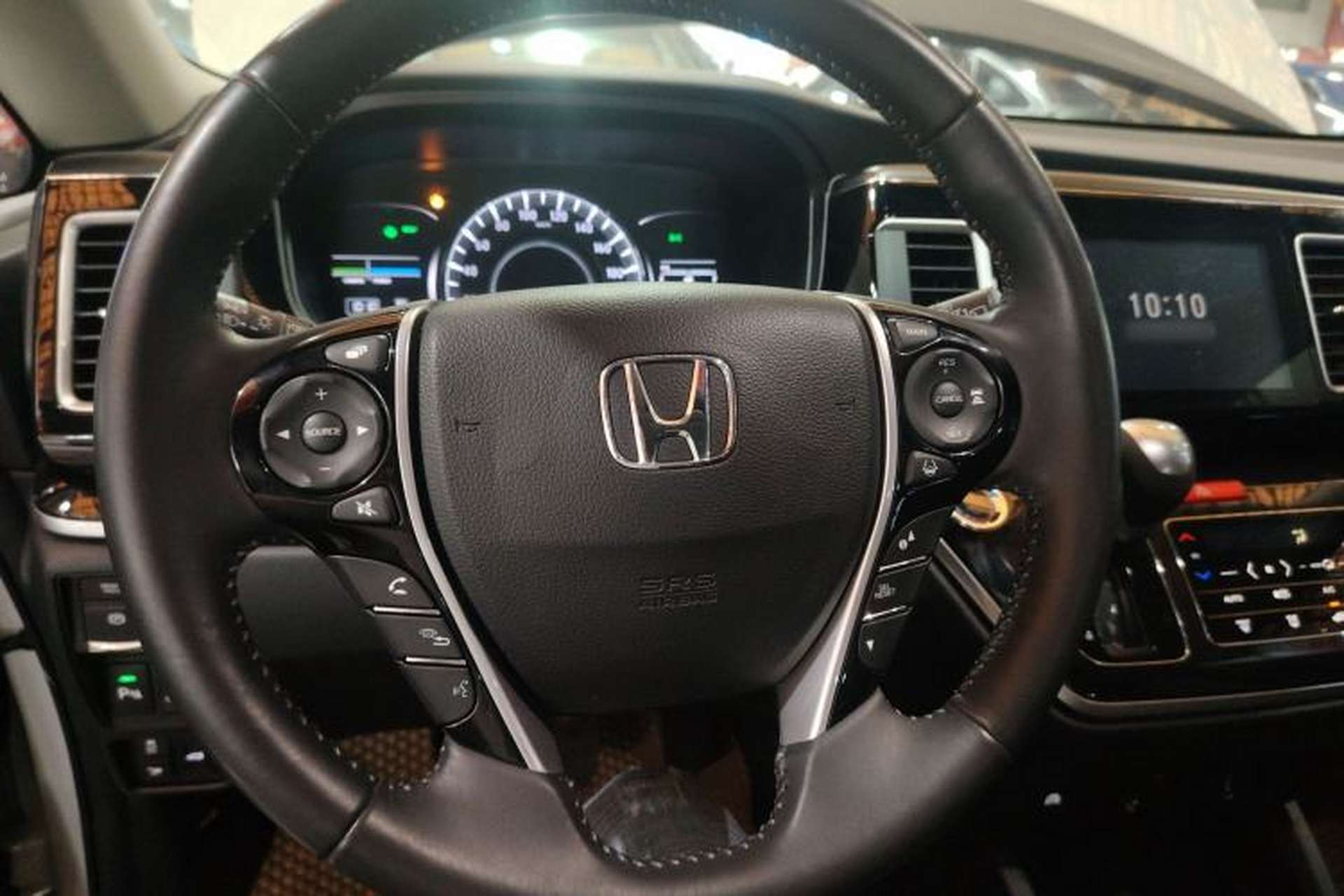 Used Honda Elysion 2019 2.0L Hybrid Luxury Edition Steering Wheel
