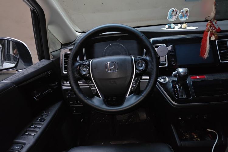 Used Honda Elysion 2019 2.0L Hybrid Luxury Edition Steering Wheel