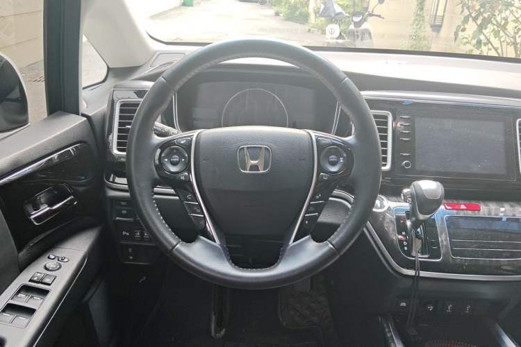 Used Honda Elysion 2019 2.0L Hybrid Luxury Edition Steering Wheel