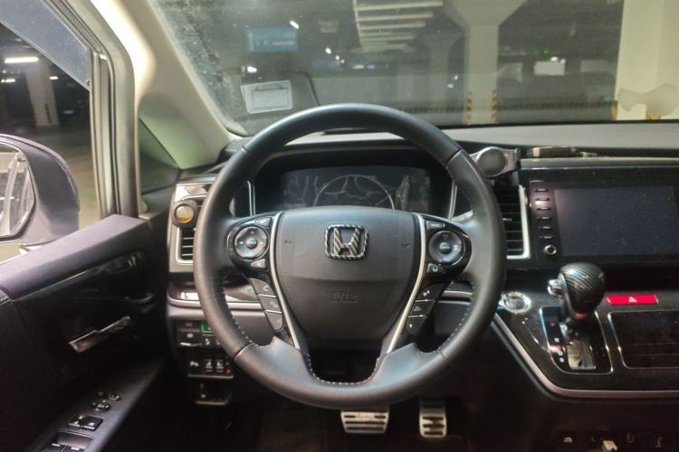 Used Honda Elysion 2019 2.0L Hybrid Supreme Edition Steering Wheel