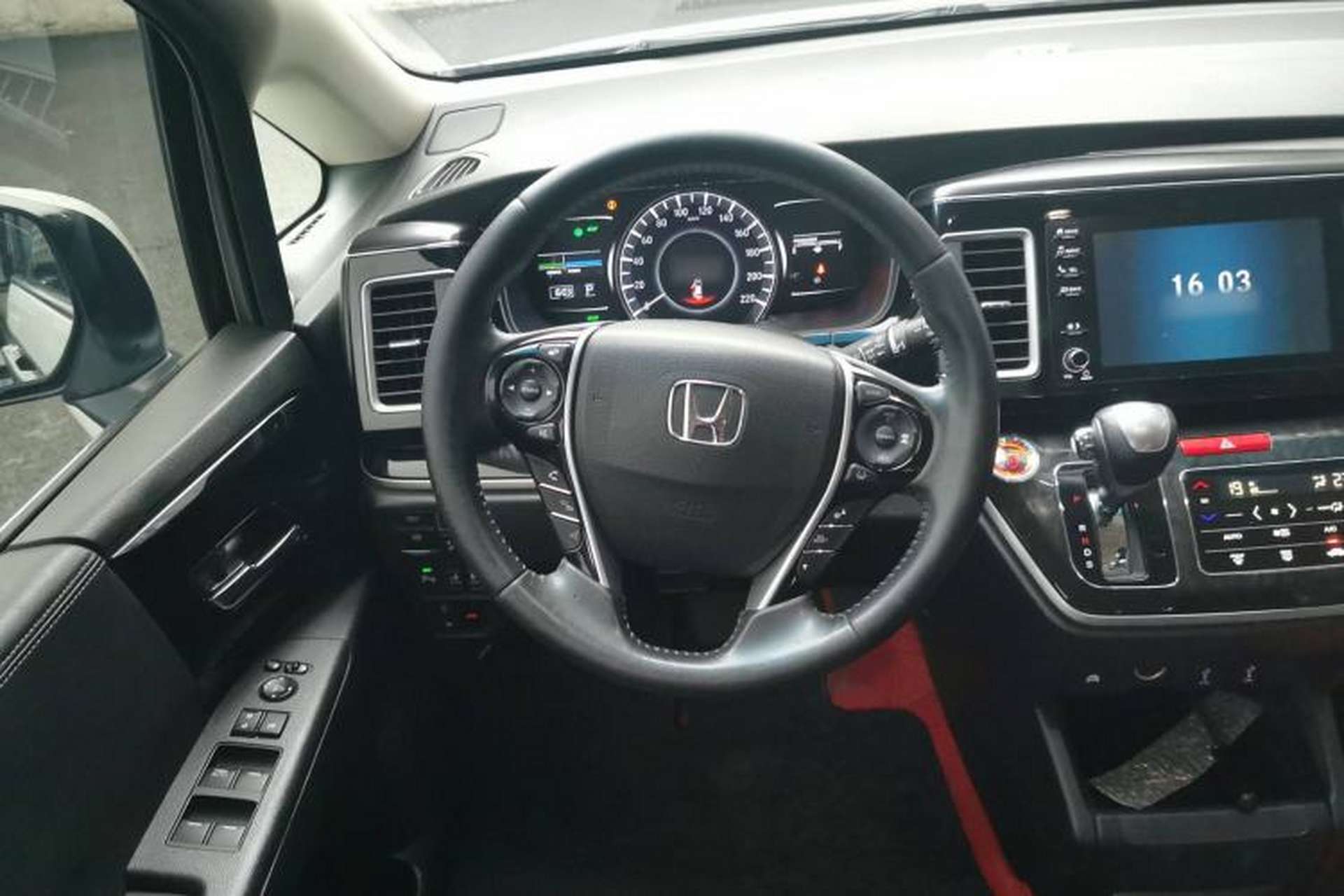 Used Honda Elysion 2019 2.0L Hybrid Luxury Edition Steering Wheel