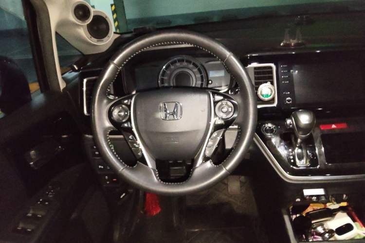 Used Honda Elysion 2019 2.0L Hybrid Luxury Edition Steering Wheel