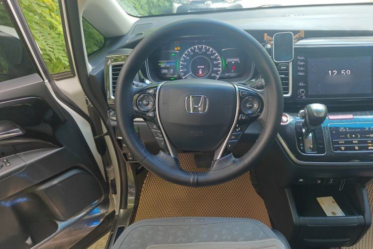 Used Honda Elysion 2019 2.0L Hybrid Luxury Edition Steering Wheel