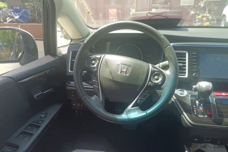 Used Honda Elysion 2019 2.0L Hybrid Supreme Edition Steering Wheel