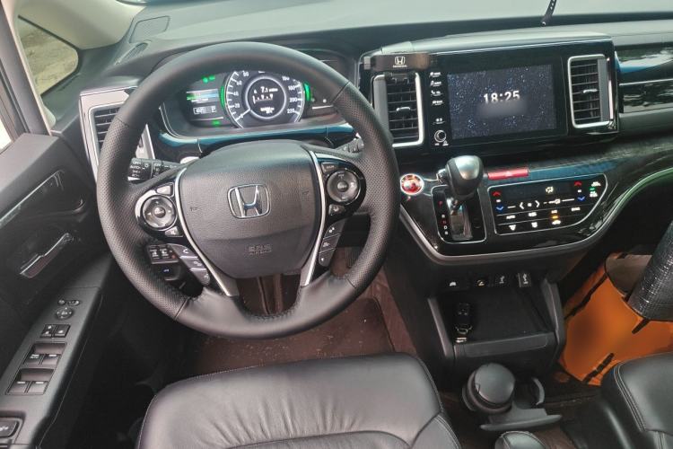 Used Honda Elysion 2019 2.0L Hybrid Luxury Edition Steering Wheel