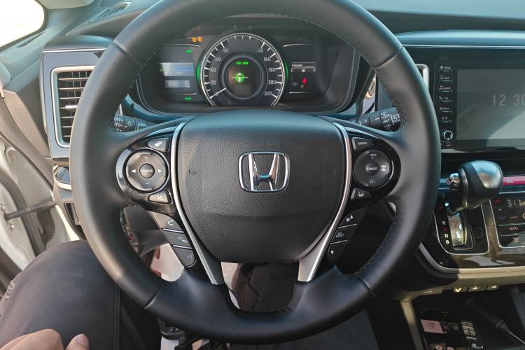 Used Honda Elysion 2019 2.0L Hybrid Supreme Edition Steering Wheel