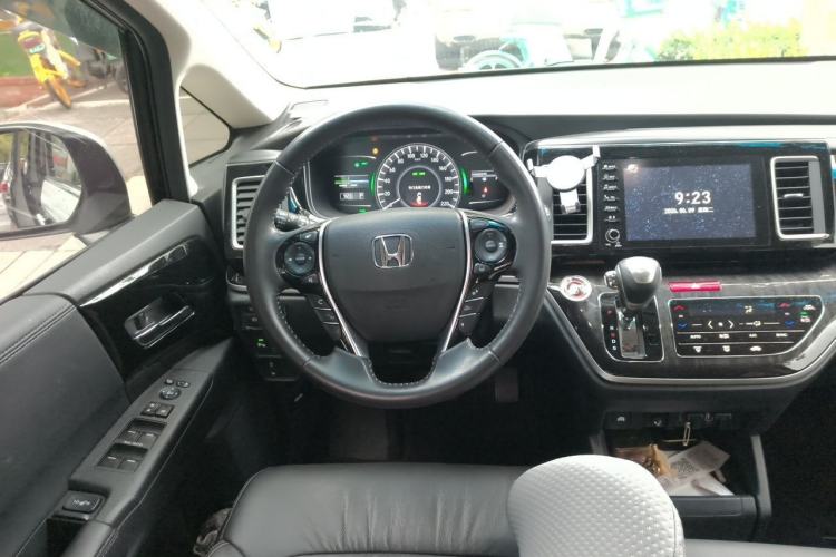 Used Honda Elysion 2019 2.0L Hybrid Supreme Edition Steering Wheel