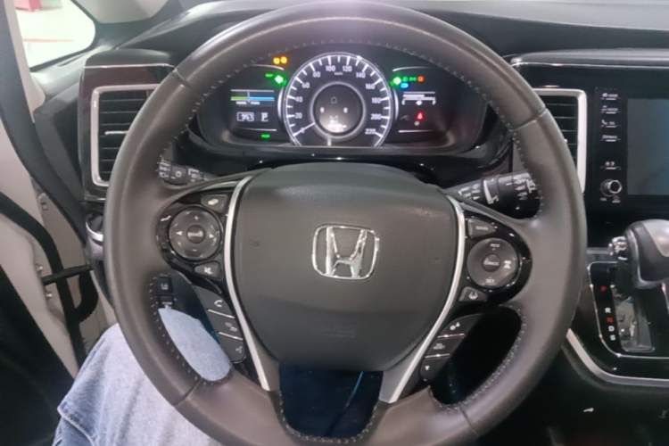Used Honda Elysion 2019 2.0L Hybrid Luxury Edition Steering Wheel