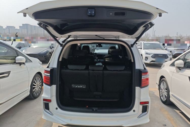 Used Honda Elysion 2019 2.0L Hybrid Luxury Edition Trunk