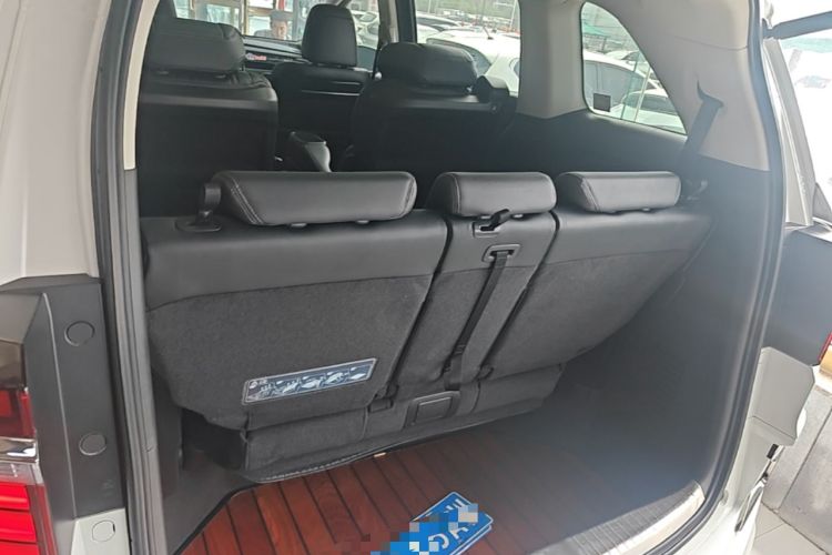 Used Honda Elysion 2019 2.0L Hybrid Luxury Edition Trunk