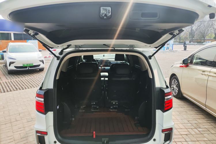 Used Honda Elysion 2019 2.0L Hybrid Luxury Edition Trunk