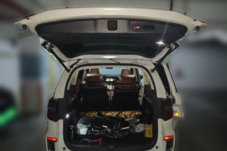 Used Honda Elysion 2019 2.0L Hybrid Supreme Edition Trunk