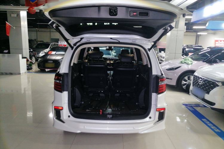 Used Honda Elysion 2019 2.0L Hybrid Luxury Edition Trunk