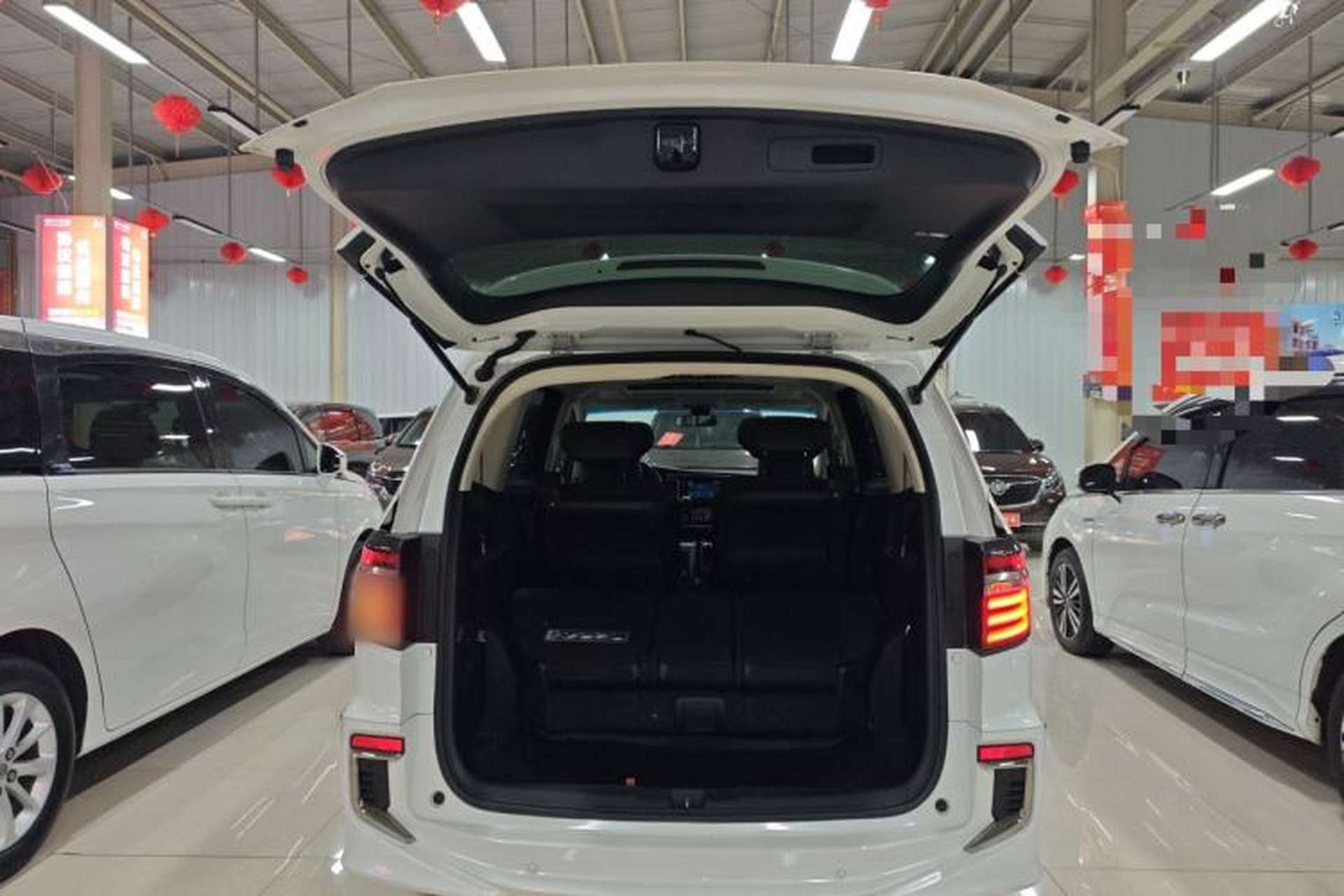 Used Honda Elysion 2019 2.0L Hybrid Supreme Edition Trunk