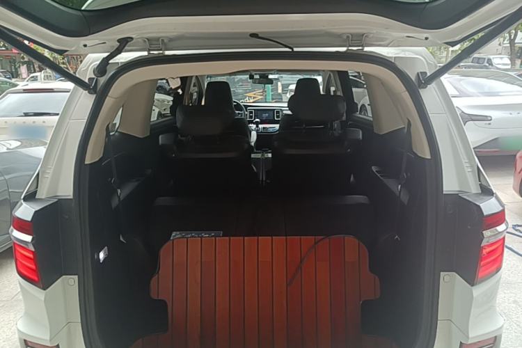 Used Honda Elysion 2019 2.0L Hybrid Luxury Edition Trunk