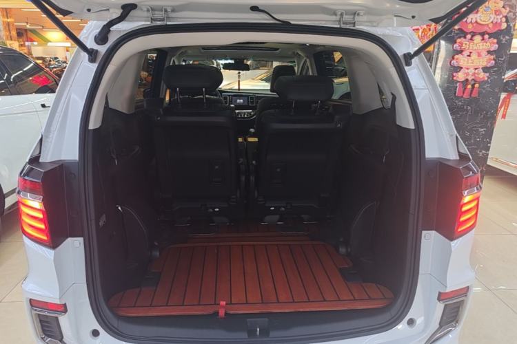 Used Honda Elysion 2019 2.0L Hybrid Luxury Edition Trunk