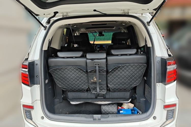 Used Honda Elysion 2019 2.0L Hybrid Luxury Edition Trunk