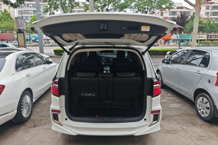 Used Honda Elysion 2019 2.0L Hybrid Luxury Edition Trunk