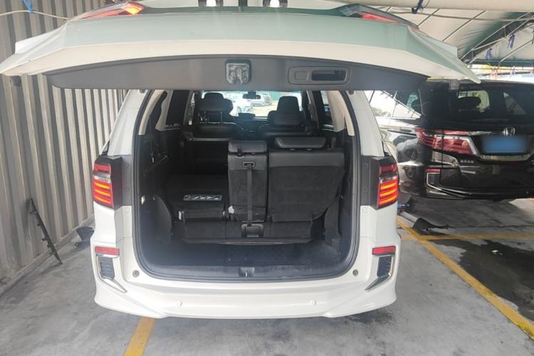 Used Honda Elysion 2019 2.0L Hybrid Luxury Edition Trunk