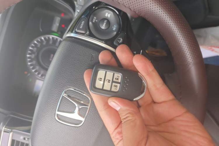 Used Honda Elysion 2019 2.0L Hybrid Supreme Edition Vehicle Key