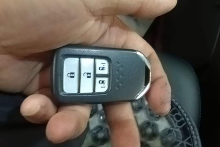 Used Honda Elysion 2019 2.0L Hybrid Luxury Edition Vehicle Key
