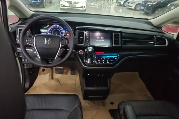 Used Honda Elysion 2019 2.0L Hybrid Luxury Edition Center Console