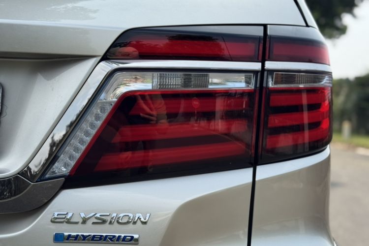 Used Honda Elysion 2019 2.0L Hybrid Luxury Edition Exterior 11