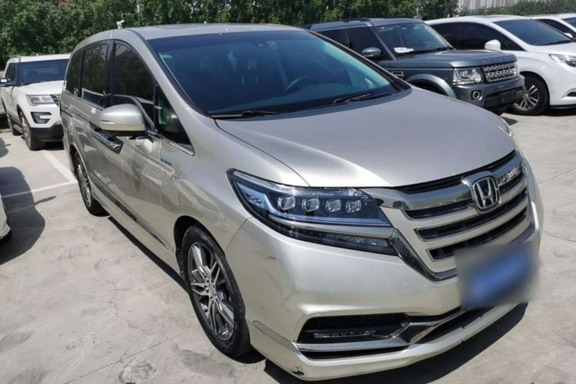 Used Honda Elysion 2019 2.0L Hybrid Luxury Edition Front Right 45 Deg