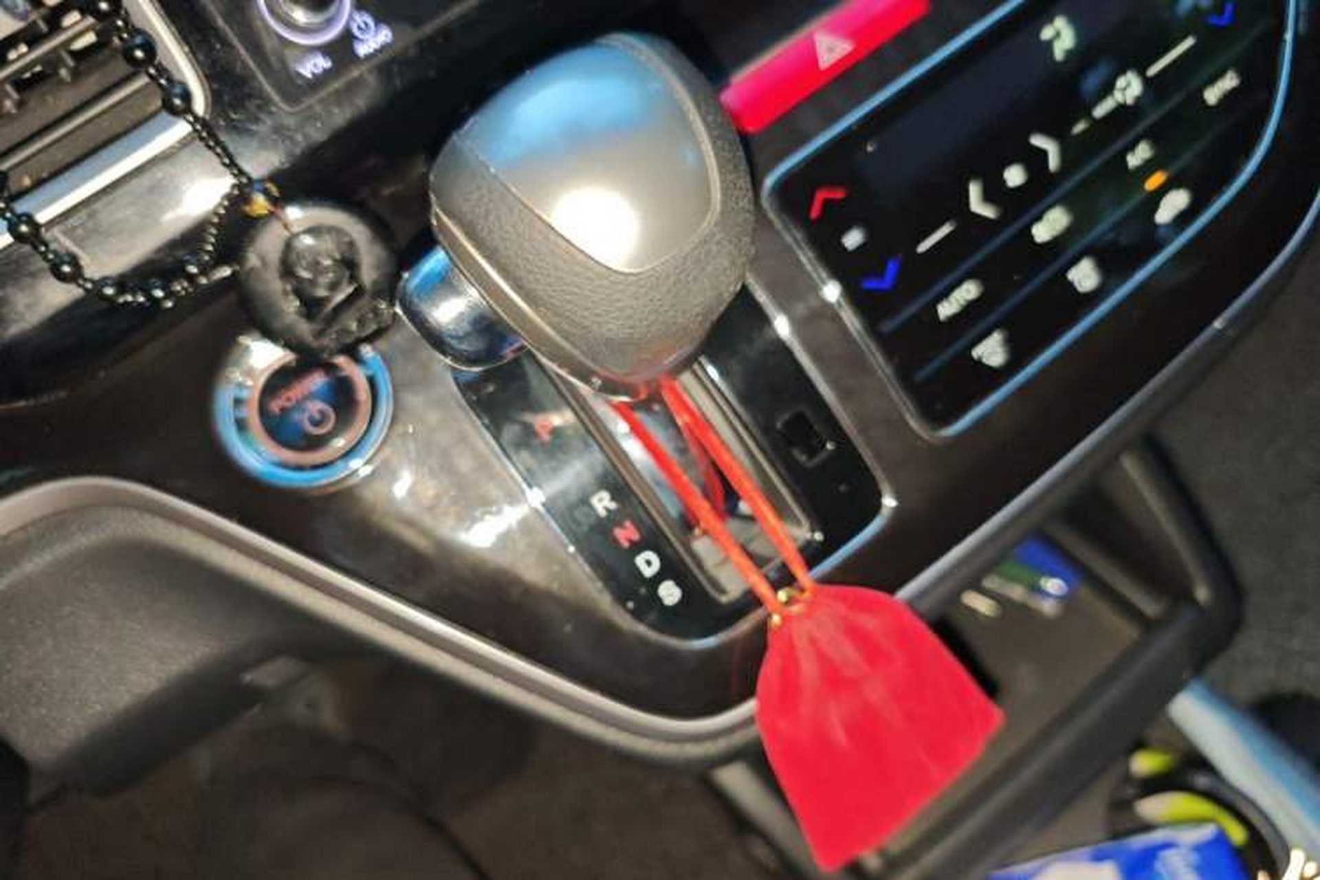 Used Honda Elysion 2019 2.0L Hybrid Luxury Edition Gear Lever