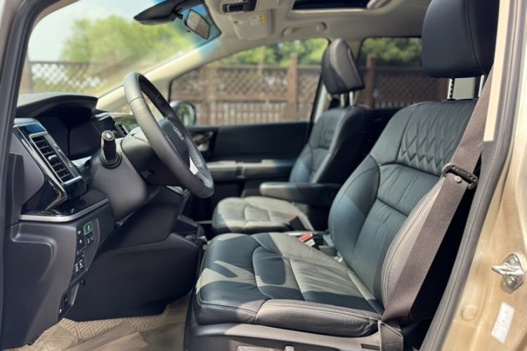 Used Honda Elysion 2019 2.0L Hybrid Luxury Edition Interior 1