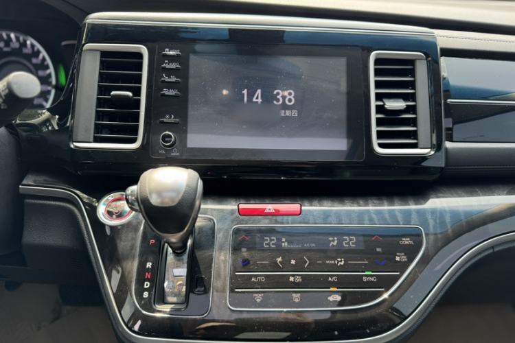 Used Honda Elysion 2019 2.0L Hybrid Luxury Edition Interior 4