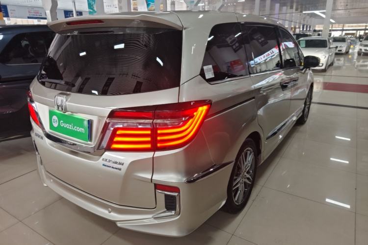 Used Honda Elysion 2019 2.0L Hybrid Luxury Edition Rear Right 45 Deg