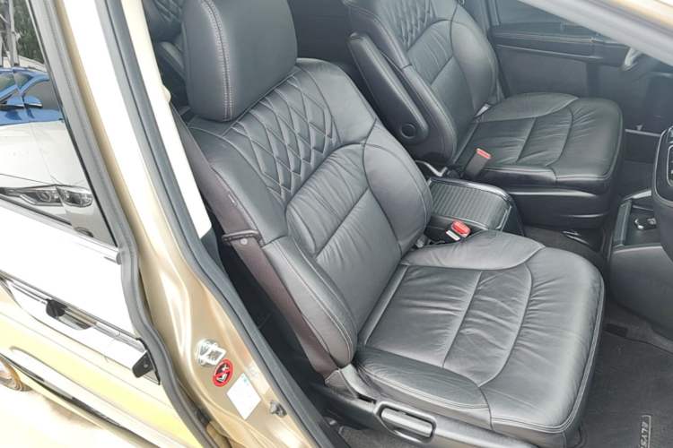 Used Honda Elysion 2019 2.0L Hybrid Luxury Edition Right Front Seat