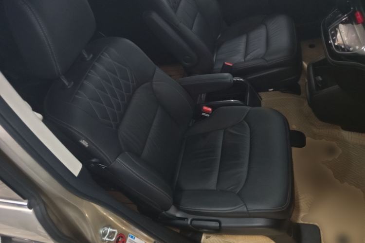 Used Honda Elysion 2019 2.0L Hybrid Luxury Edition Right Front Seat