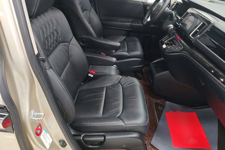 Used Honda Elysion 2019 2.0L Hybrid Luxury Edition Right Front Seat