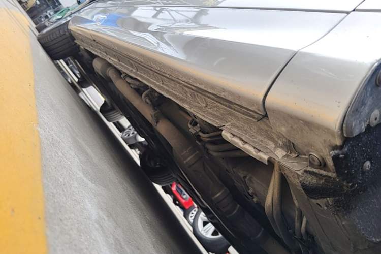 Used Honda Elysion 2019 2.0L Hybrid Luxury Edition Right Side Sill